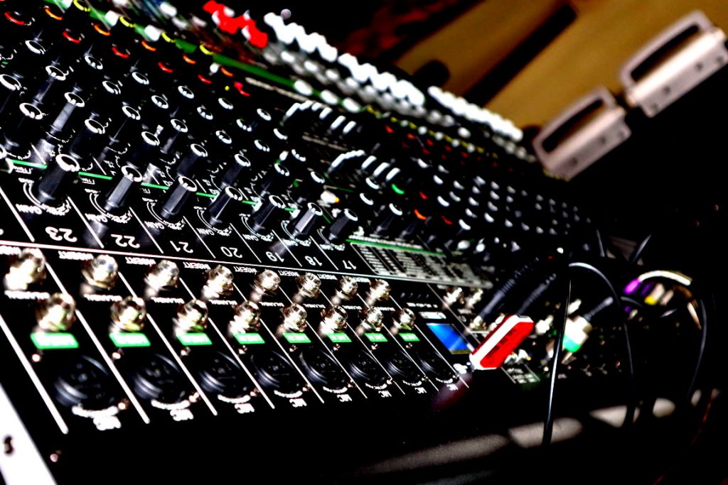 Modern Recording Studio – CABTAL